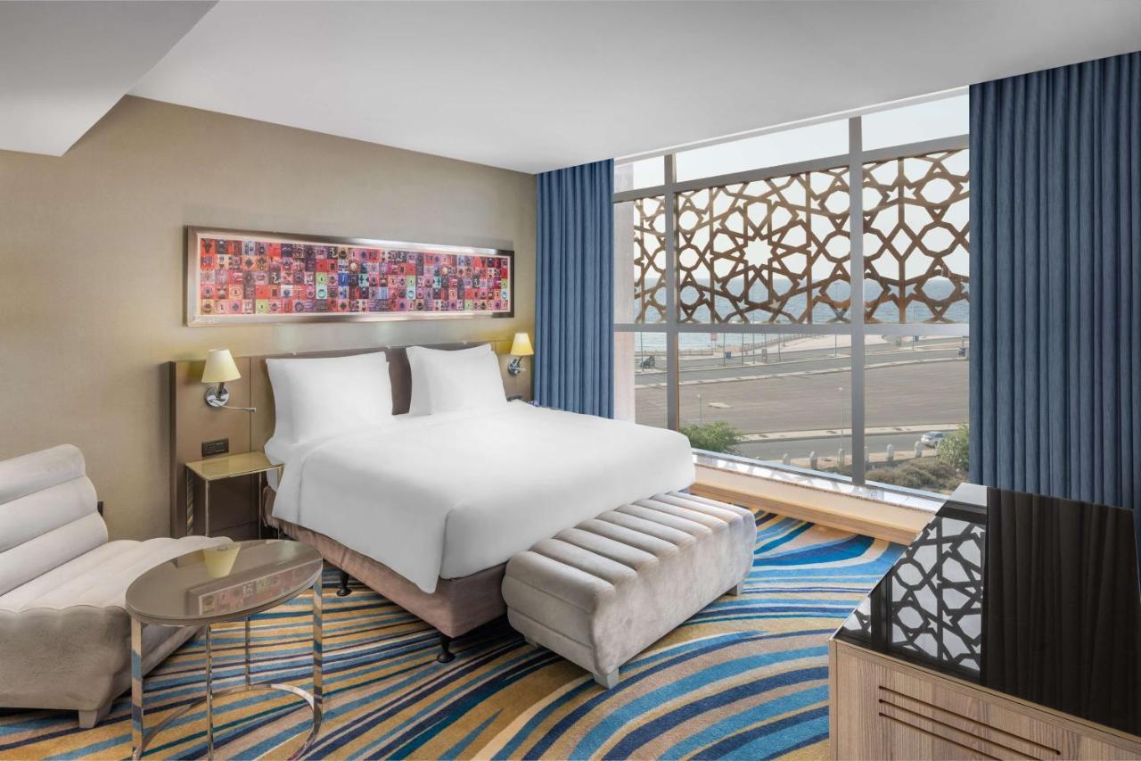 Radisson Blu Hotel, Jeddah Corniche エクステリア 写真 A bedroom at the hotel