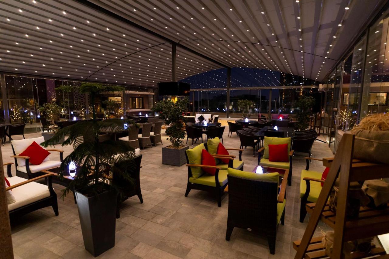Radisson Blu Hotel, Jeddah Corniche エクステリア 写真 The lobby