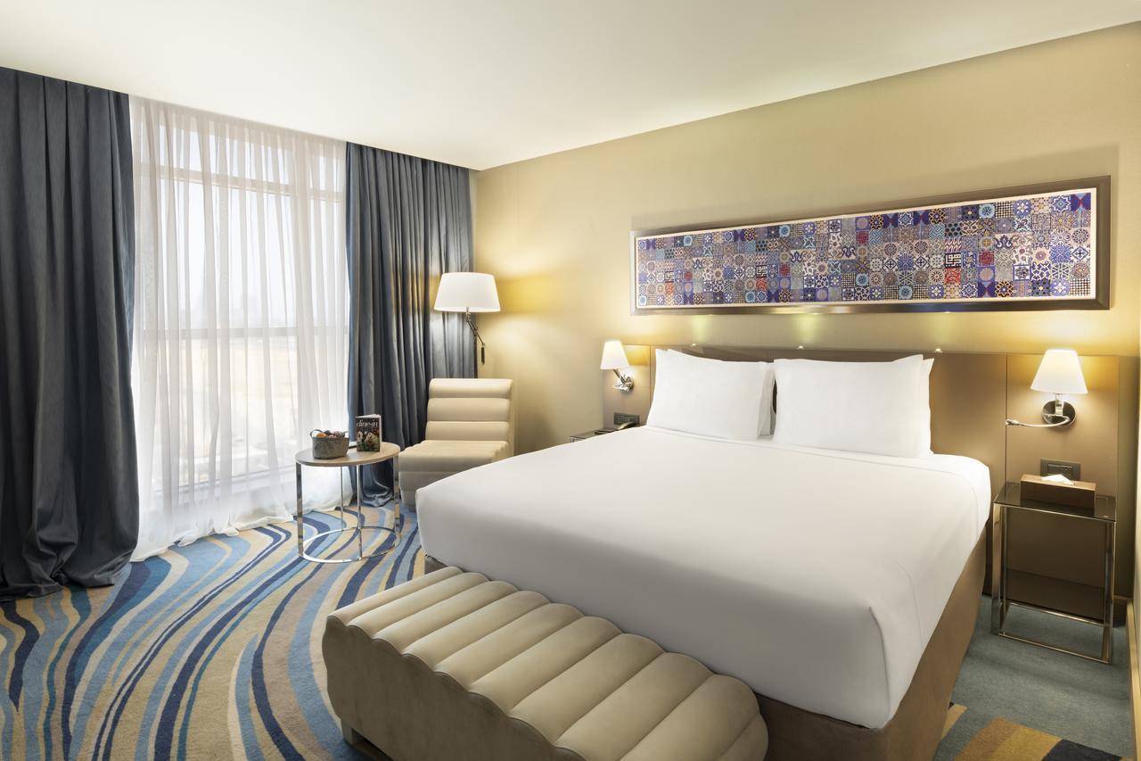 Radisson Blu Hotel, Jeddah Corniche エクステリア 写真 A bedroom at the hotel