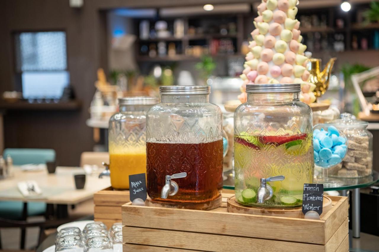 Radisson Blu Hotel, Jeddah Corniche エクステリア 写真 Infused water
